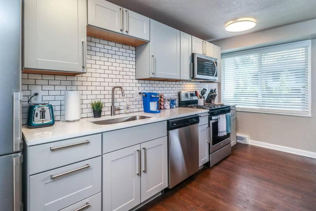 Holly First Floor 2 King Beds Βίλα Κάνσας Σίτι Εξωτερικό φωτογραφία