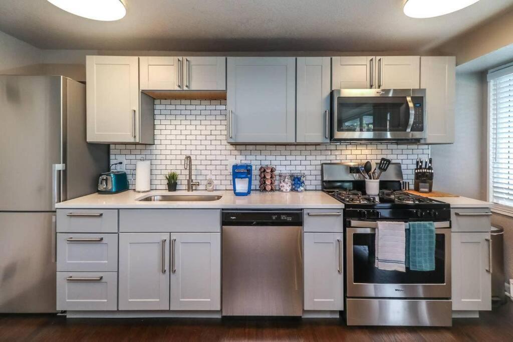 Holly First Floor 2 King Beds Βίλα Κάνσας Σίτι Εξωτερικό φωτογραφία